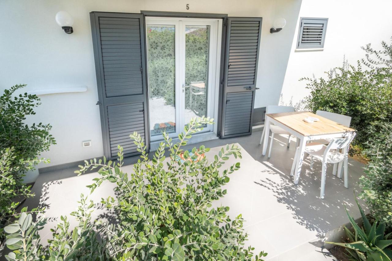 B&B Lo&G Lascari Exterior photo