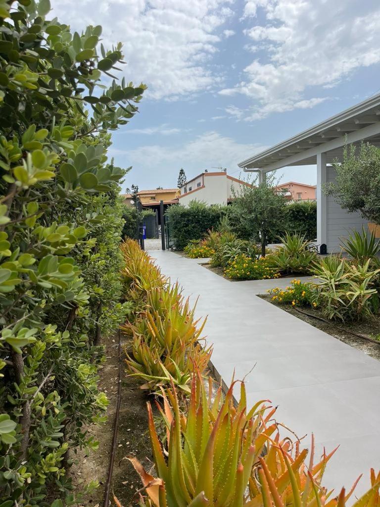 B&B Lo&G Lascari Exterior photo